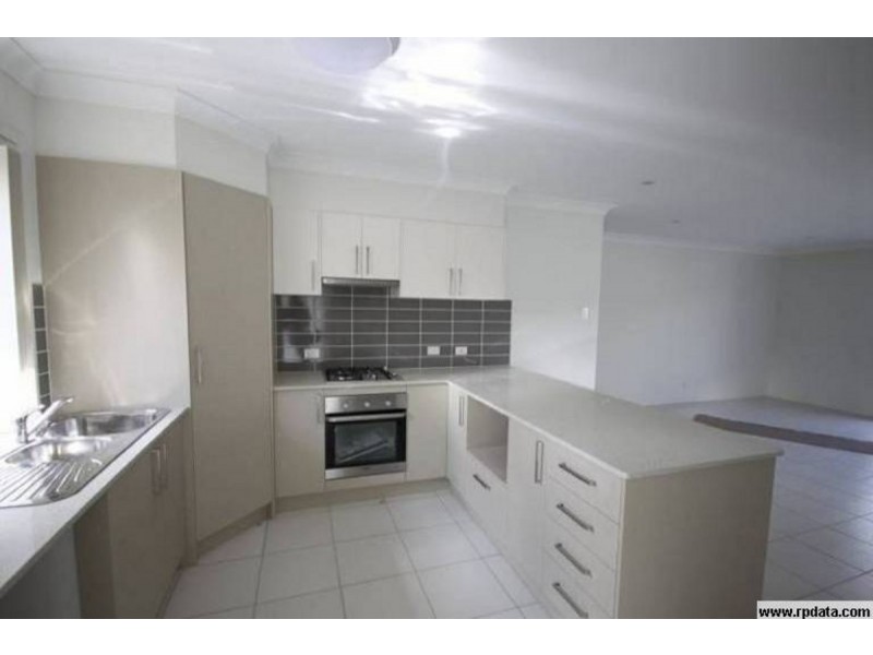1/15 Winchester Crescent, Pimpama QLD 4209