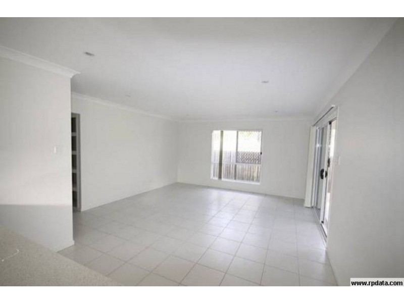 1/15 Winchester Crescent, Pimpama QLD 4209