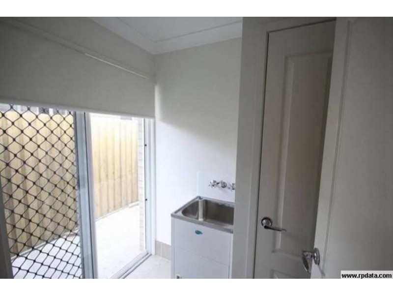 1/15 Winchester Crescent, Pimpama QLD 4209