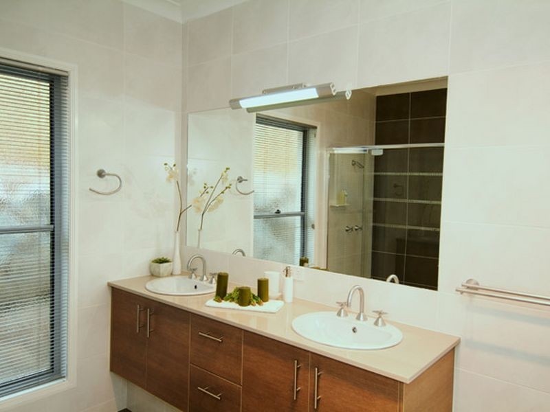 10 Codrington Cct, Pacific Pines QLD 4211