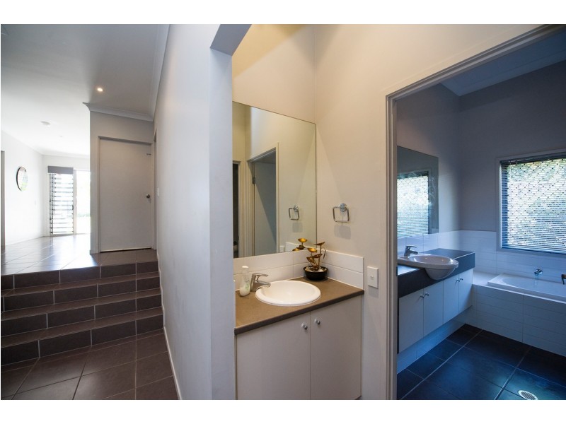 4 Flaxton Street, Ormeau QLD 4208