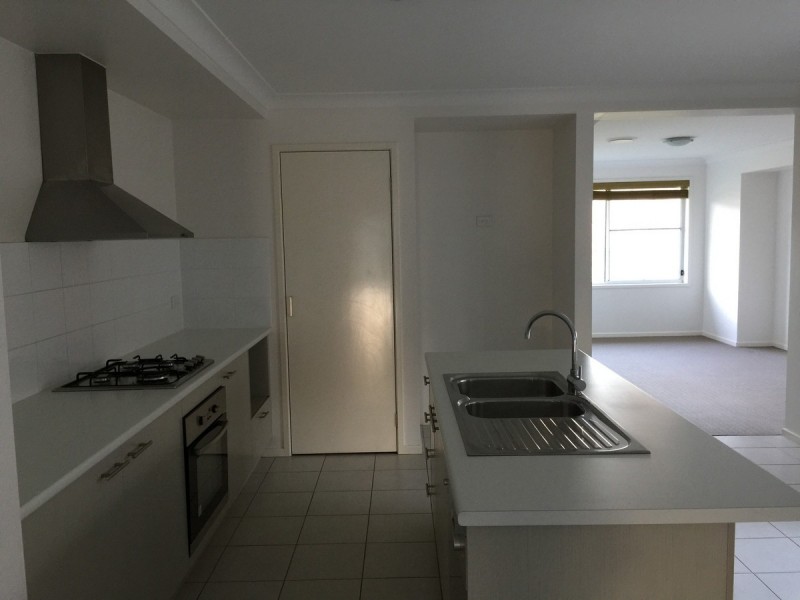 37 Banks Drive, Ormeau QLD 4208