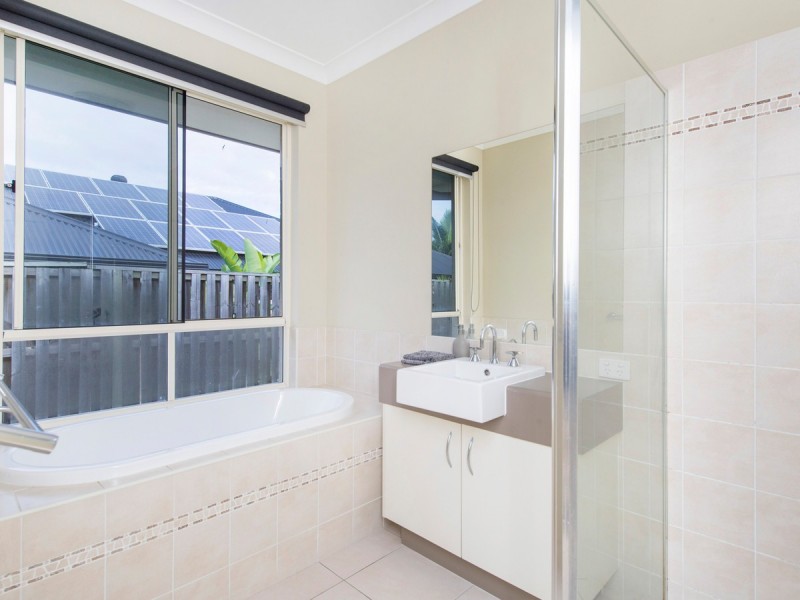 35 Strathburn Crescent, Ormeau QLD 4208