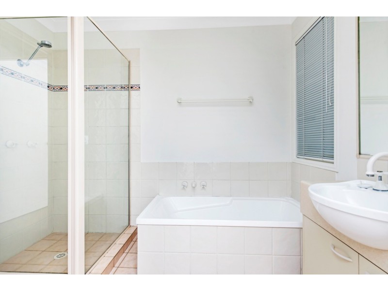 2/12 Camlan Place, Ormeau QLD 4208