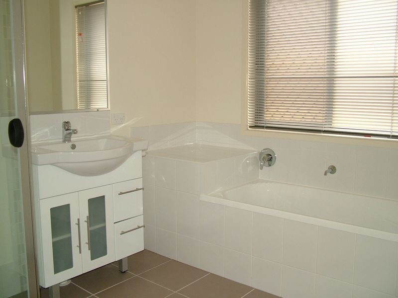 2/19 Summerlea Cres, Ormeau QLD 4208