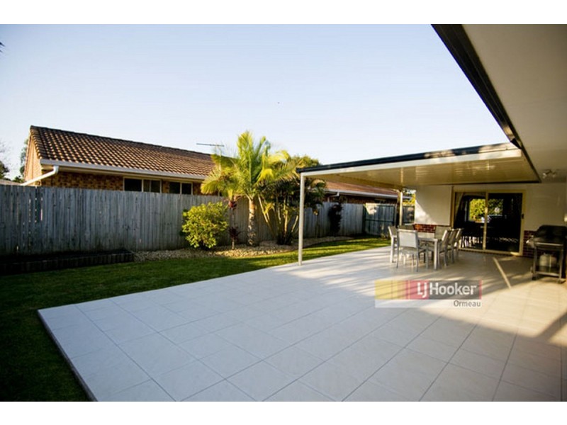 27 Halfway Drive, Ormeau QLD 4208