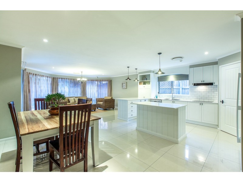 10 Emmaville Crescent, Ormeau QLD 4208
