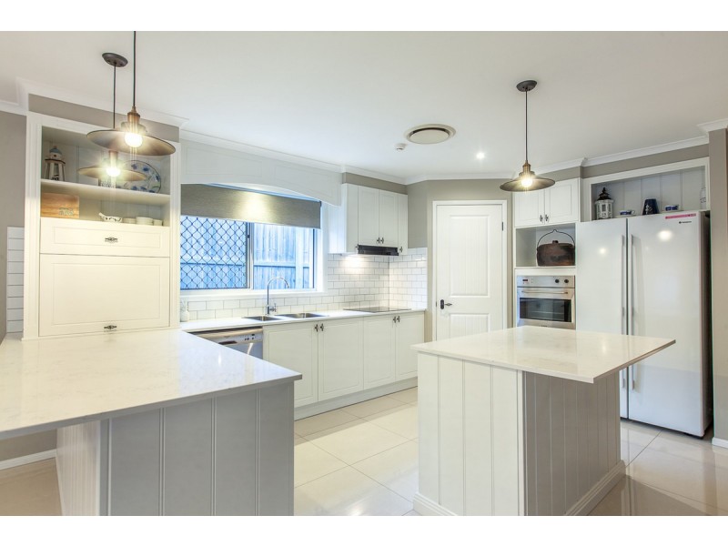 10 Emmaville Crescent, Ormeau QLD 4208