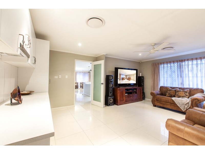 10 Emmaville Crescent, Ormeau QLD 4208