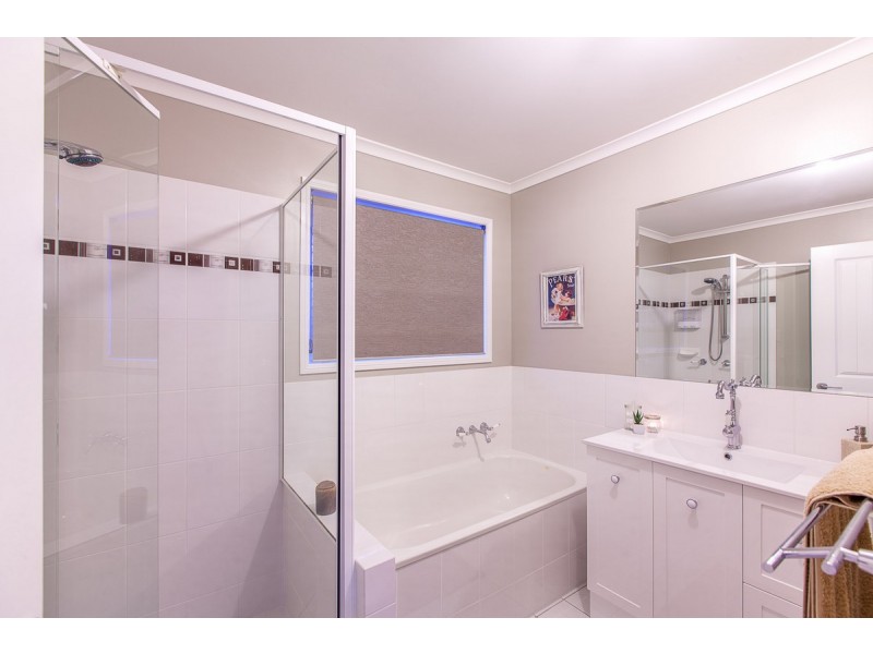 10 Emmaville Crescent, Ormeau QLD 4208