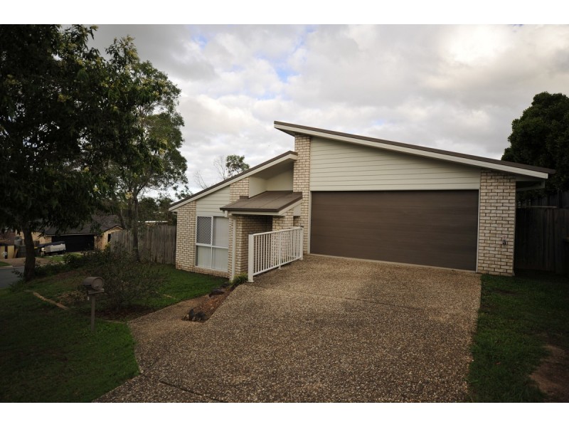 8 Charlton Crescent, Ormeau QLD 4208