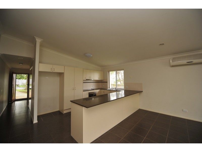8 Charlton Crescent, Ormeau QLD 4208