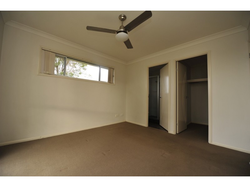 8 Charlton Crescent, Ormeau QLD 4208