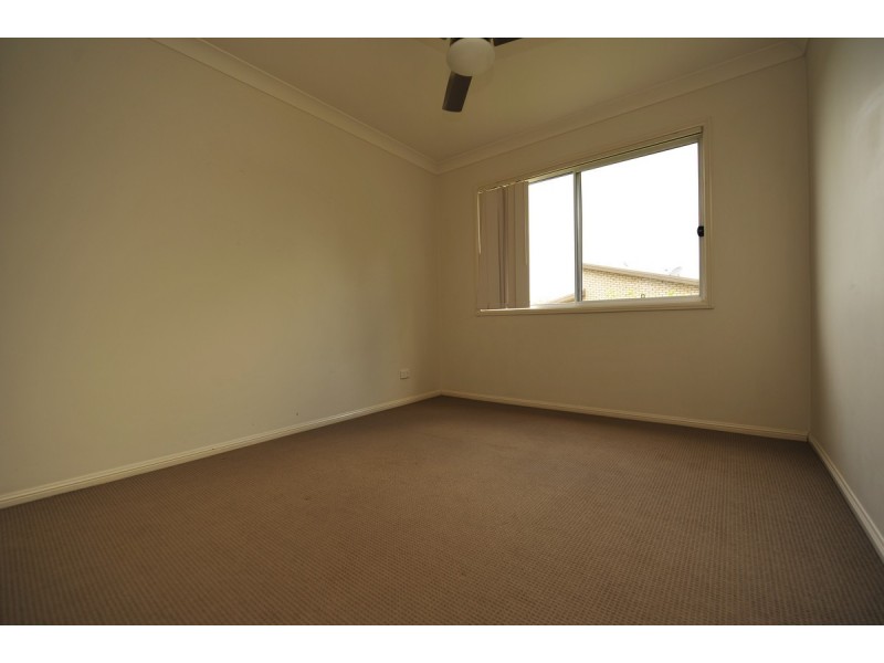 8 Charlton Crescent, Ormeau QLD 4208