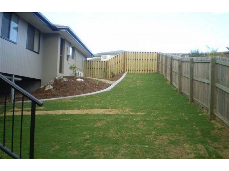 10 Matthews Crescent, Pimpama QLD 4209
