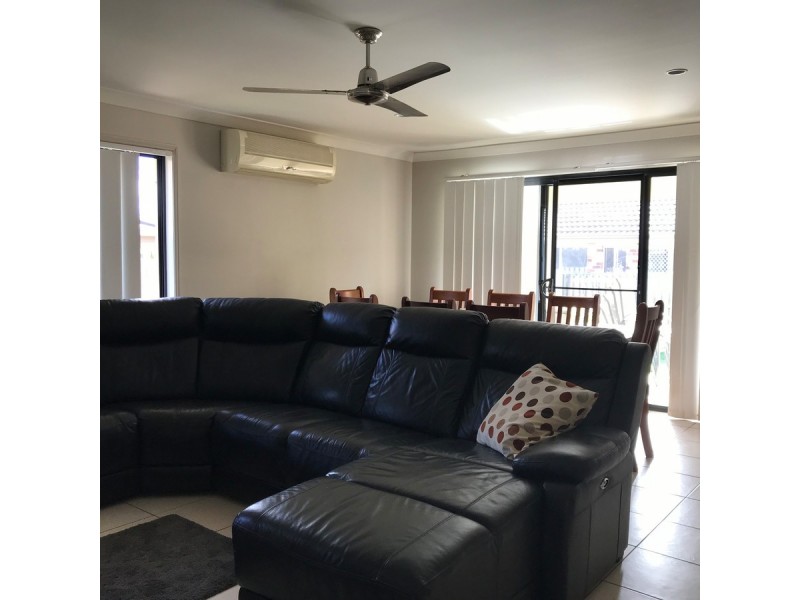 2/22 Paris Parade, Ormeau QLD 4208