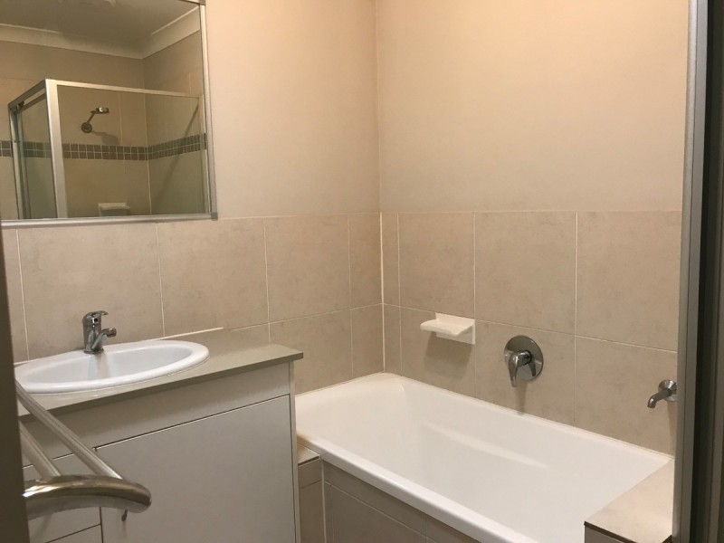 2/22 Paris Parade, Ormeau QLD 4208