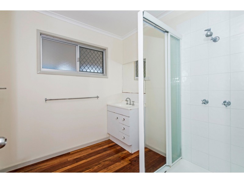 13 Warana Avenue, Steiglitz QLD 4207