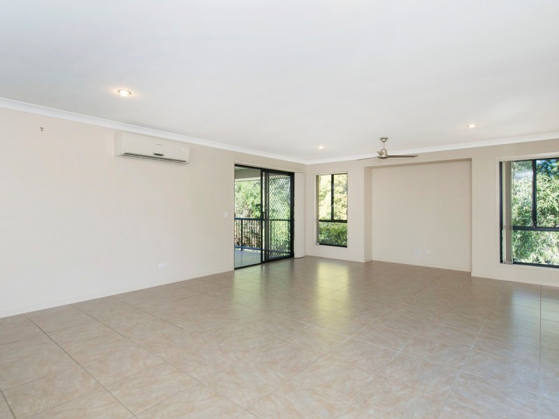 10 Matthews Crescent, Pimpama QLD 4209