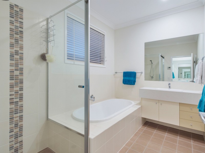 10 Flaxton Street, Ormeau QLD 4208
