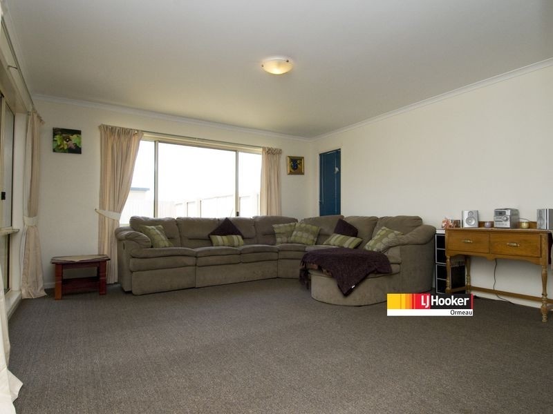 4 Kimbolton Dr, Redland Bay QLD 4165