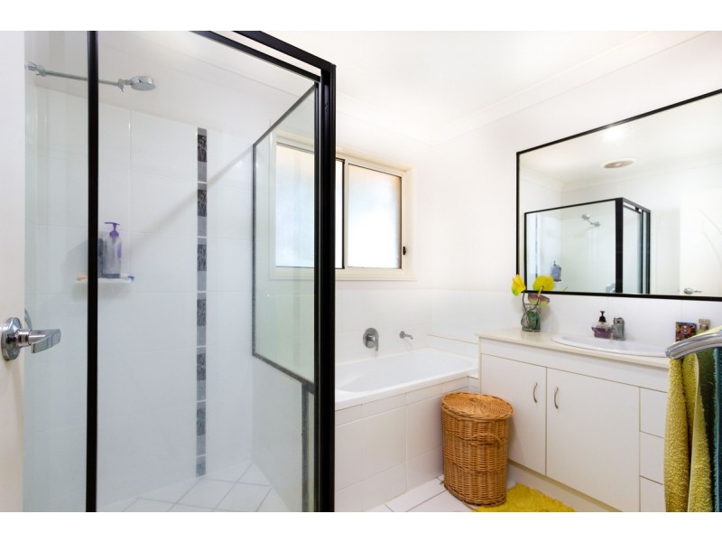 1/9 Anna Avenue, Ormeau QLD 4208