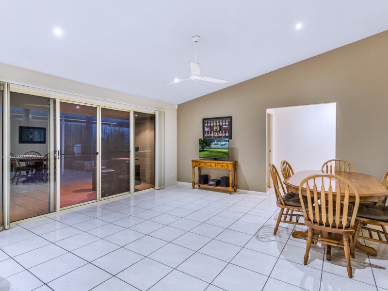 5 Lauradale Crescent, Ormeau QLD 4208