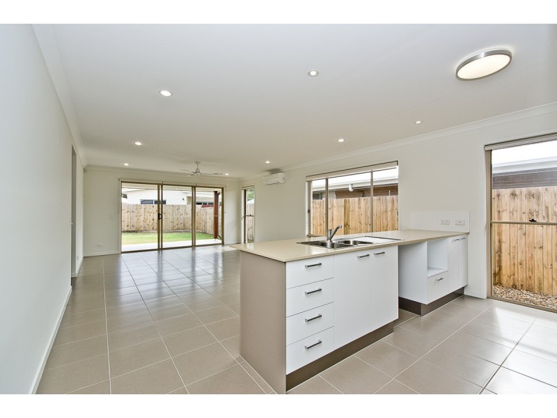 94 Brookside Circuit, Ormeau QLD 4208