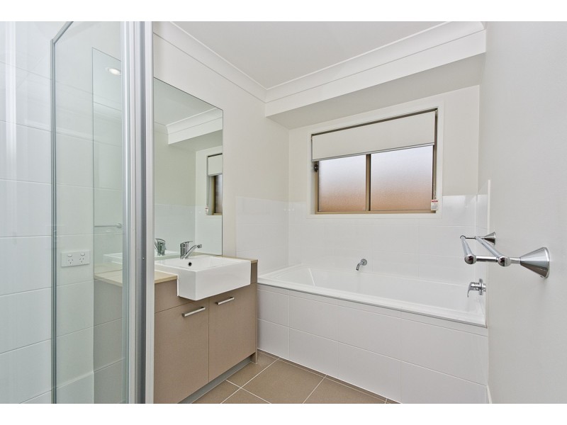 94 Brookside Circuit, Ormeau QLD 4208