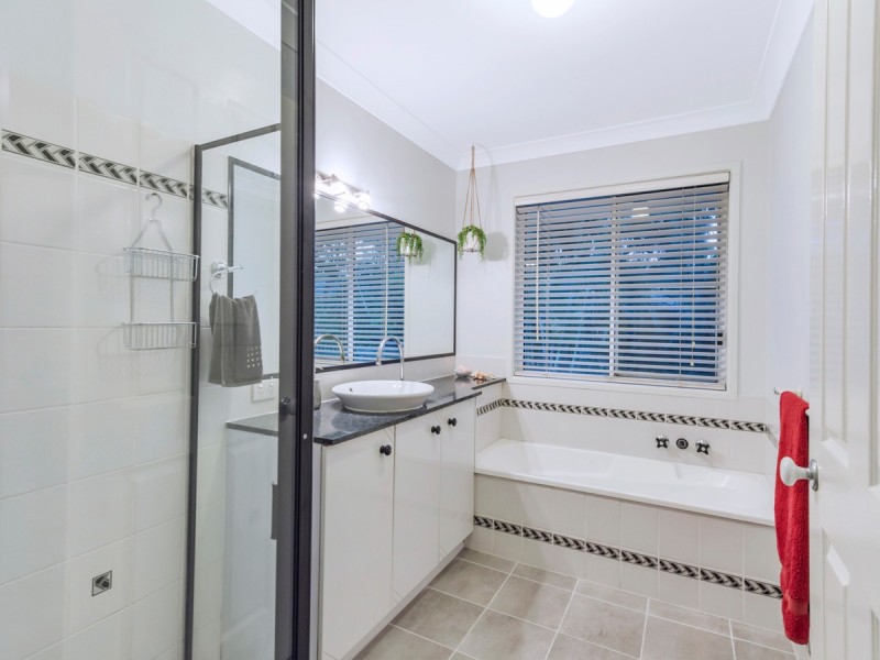 12 Claire Close, Ormeau QLD 4208