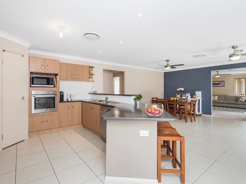 16 Lauradale Crescent, Ormeau QLD 4208