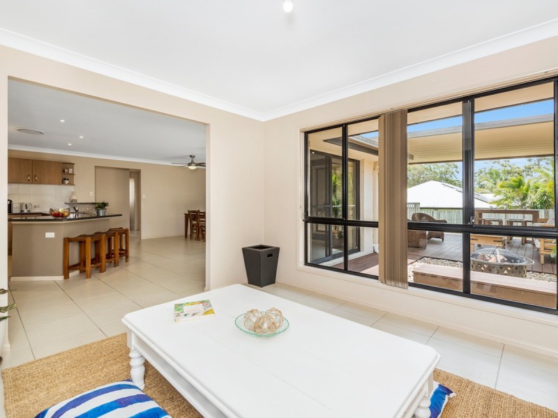16 Lauradale Crescent, Ormeau QLD 4208