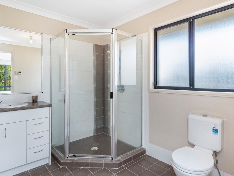 16 Lauradale Crescent, Ormeau QLD 4208