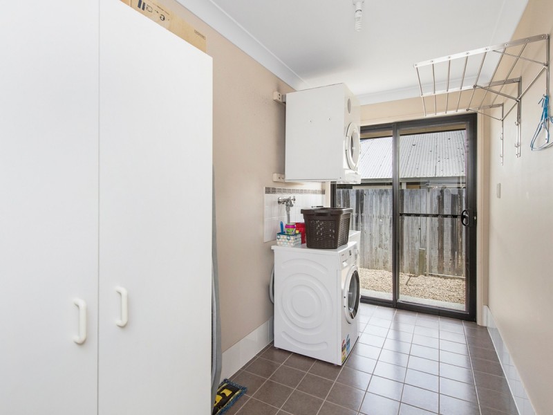 16 Lauradale Crescent, Ormeau QLD 4208