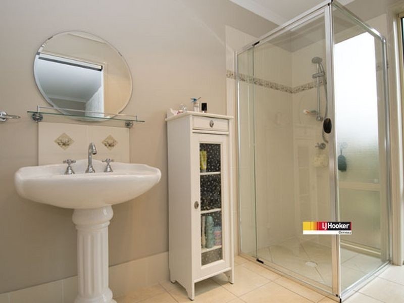 8 Macintosh Ct, Ormeau Hills QLD 4208