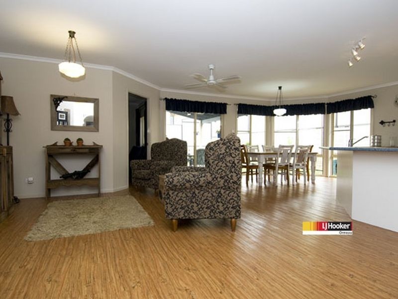 8 Macintosh Ct, Ormeau Hills QLD 4208