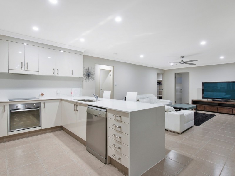 3 Rosabrook Crescent, Ormeau QLD 4208