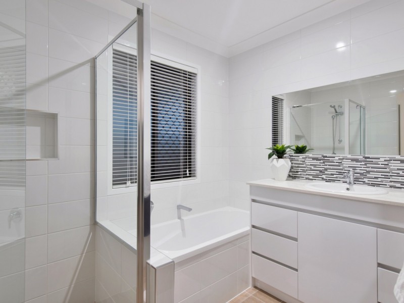 3 Rosabrook Crescent, Ormeau QLD 4208