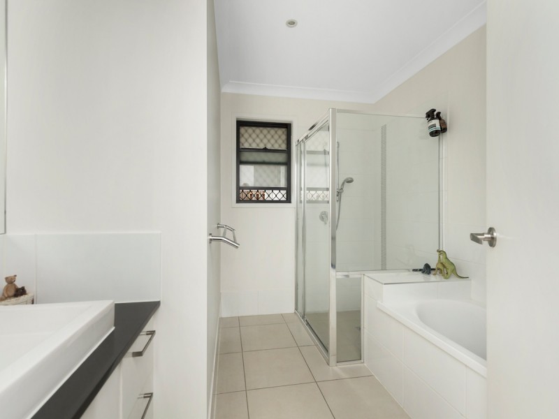 2 Yoorigan Lane, Pimpama QLD 4209