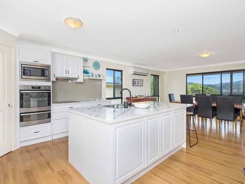 16 Sir Charles Holm Drive, Ormeau Hills QLD 4208