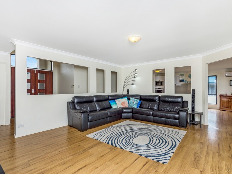16 Sir Charles Holm Drive, Ormeau Hills QLD 4208