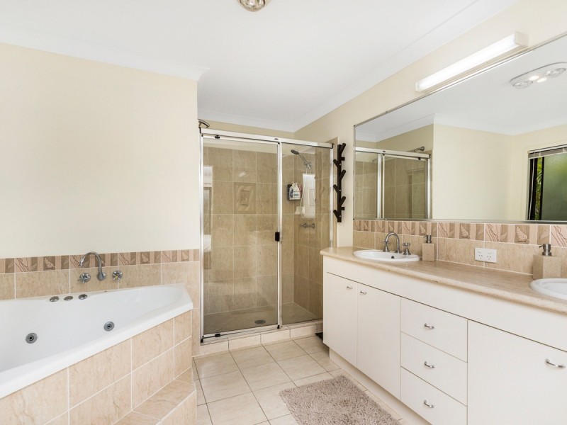 16 Sir Charles Holm Drive, Ormeau Hills QLD 4208