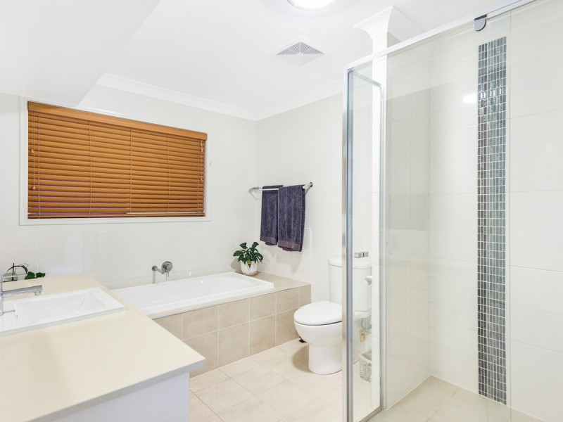 8 Blackcomb Rise, Ormeau Hills QLD 4208