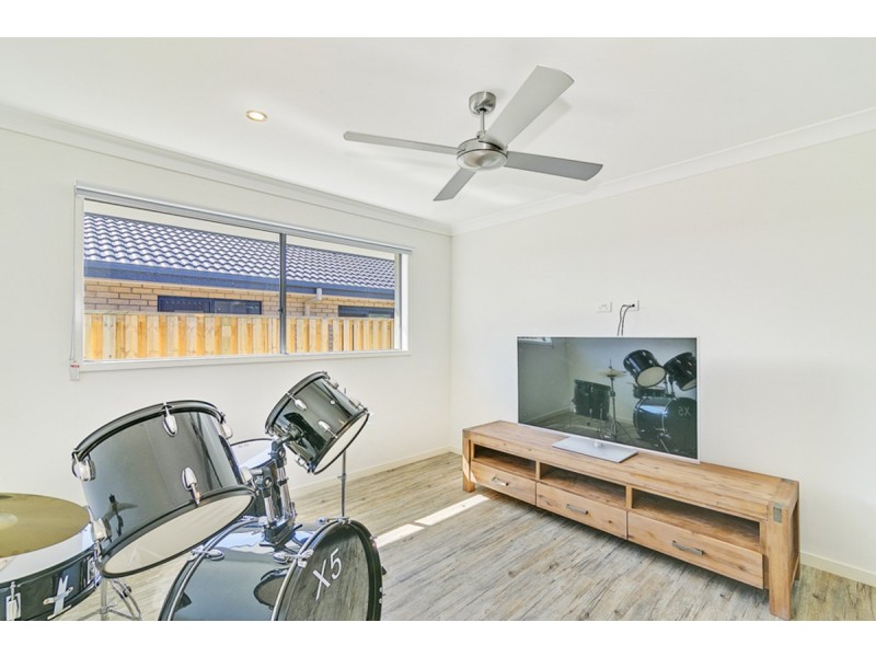 1 Flinders Street, Pimpama QLD 4209
