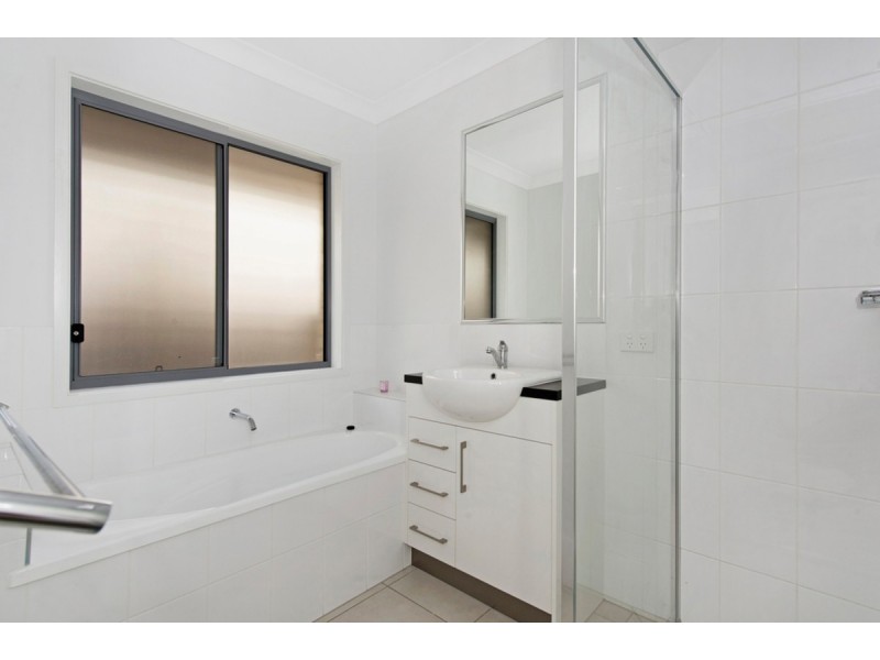 18 Hollanders Crescent, Ormeau Hills QLD 4208