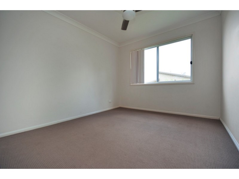 8 Charlton Crescent, Ormeau QLD 4208