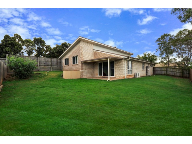 8 Charlton Crescent, Ormeau QLD 4208