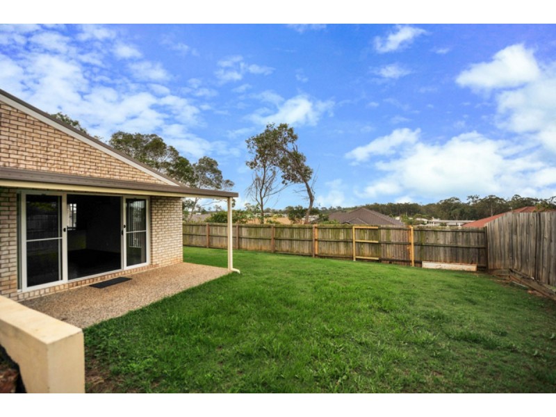 8 Charlton Crescent, Ormeau QLD 4208