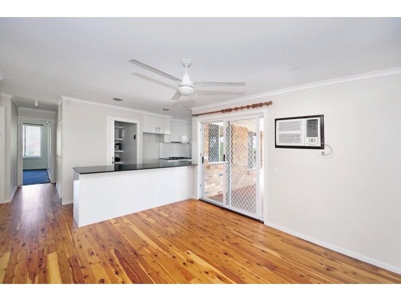 28 Thoms Crescent, Mount Warren Park QLD 4207