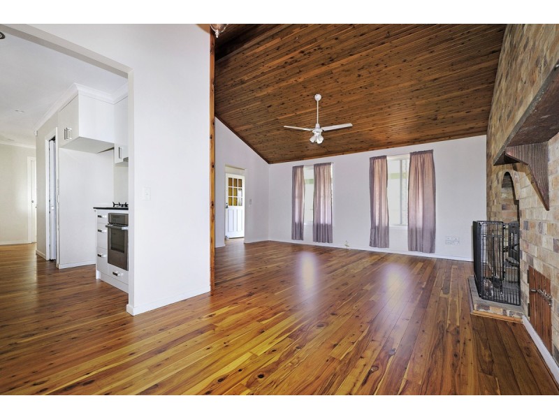 28 Thoms Crescent, Mount Warren Park QLD 4207